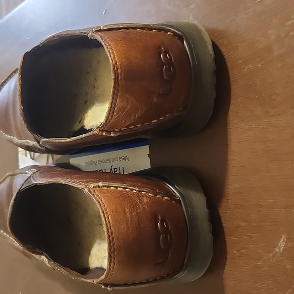 UGG Men's Brown Loafers - Picture 6 of 9
